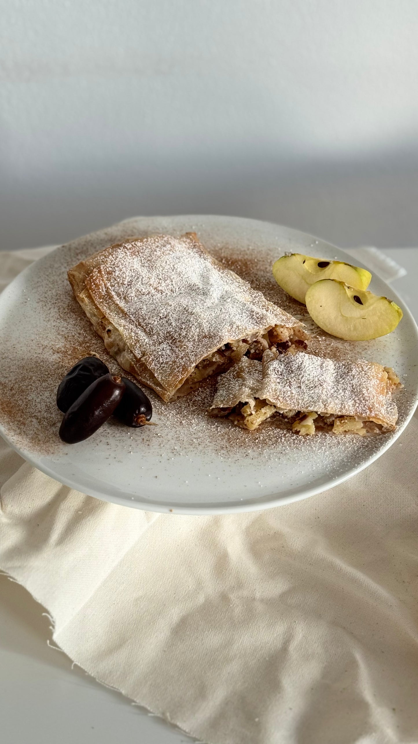 Dattel-Apfel-Strudel | Ein Hauch Magie in jedem Biss